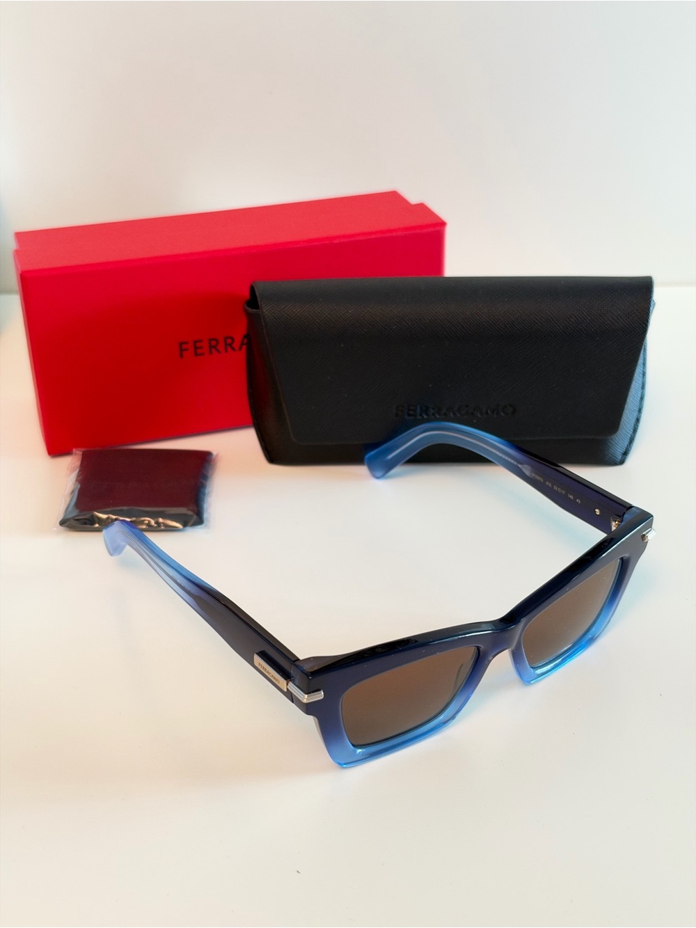 Salvatore Ferragamo Blue Gradient Square Frame Sunglasses SF2031S